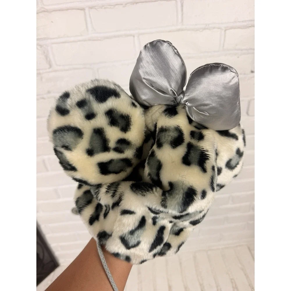 Disney Parks Minnie Mouse Leopard Faux Fur Hat Silver Bow Ears Pom Pom Y2K